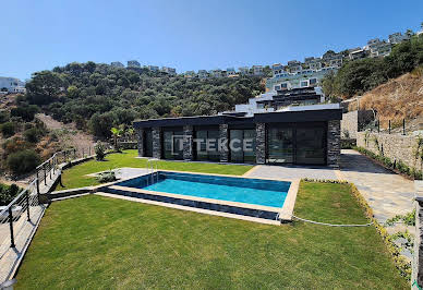 Maison avec piscine et terrasse 2