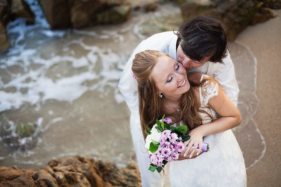 Fotógrafo de casamento Olga Laznikova (4ina). Foto de 4 de março 2013