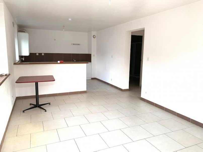 Location  appartement 2 pièces 48 m² à Harréville-les-Chanteurs (52150), 350 €