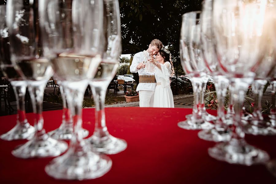 Wedding photographer Vaduva Adelin-Ionut (infinitemoments). Photo of 28 August 2022