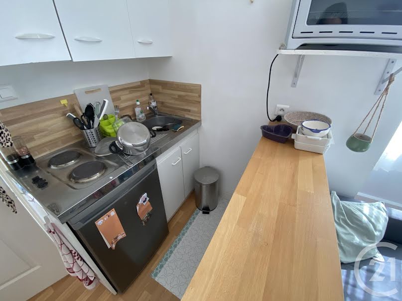 Location meublée appartement 2 pièces 25 m² à Quimper (29000), 485 €