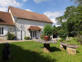 maison à Ainay-le-Château (03)