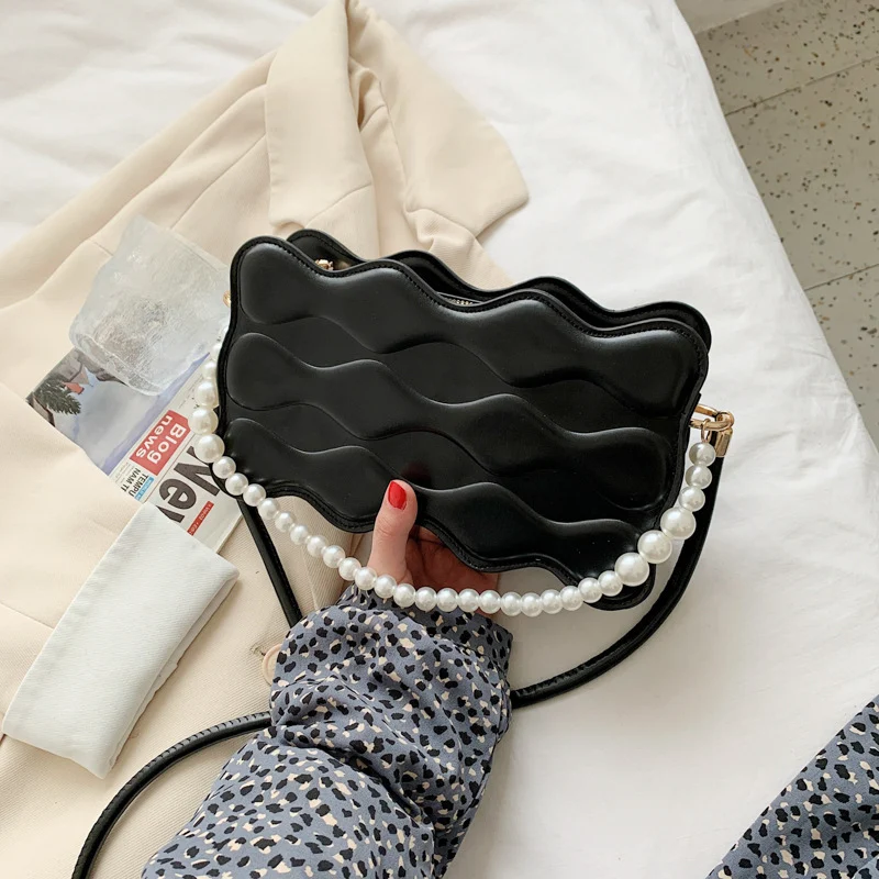 Title 6, Bolsa mensageiro feminina fashion com pérolas e...