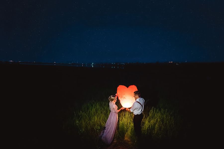 Kāzu fotogrāfs Oksana Ladygina (oxanaladygina). Fotogrāfija: 17. jūnijs 2017