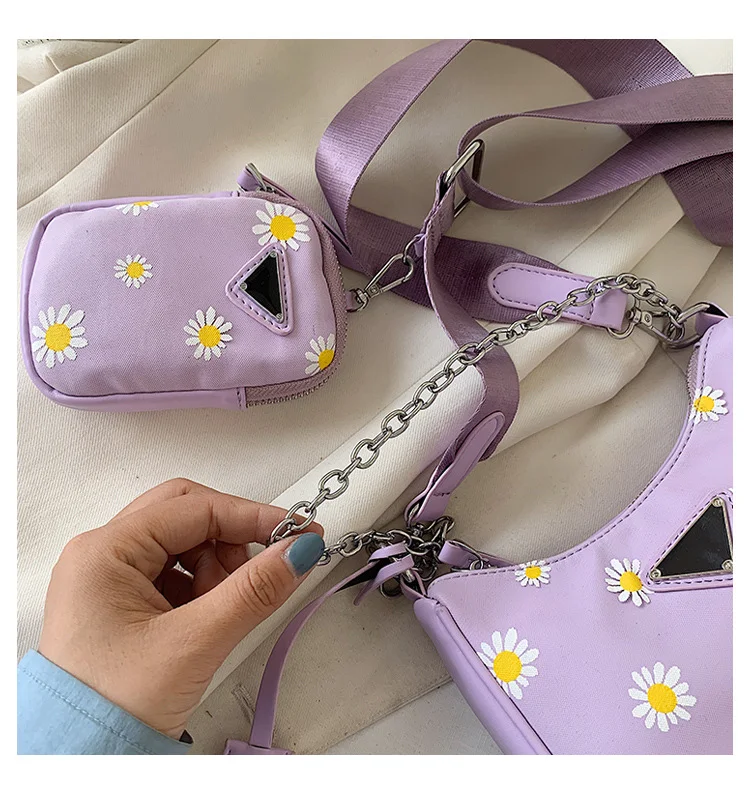 Daisy underarm bag, stylish and compact. Perfect for carrying essentials with comfort and style, ideal for any occasion 