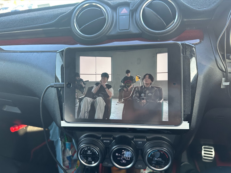 スイフトスポーツのiPad mini・カロッツェリア・DIY・ドライブに関するカスタム事例の投稿画像1枚目