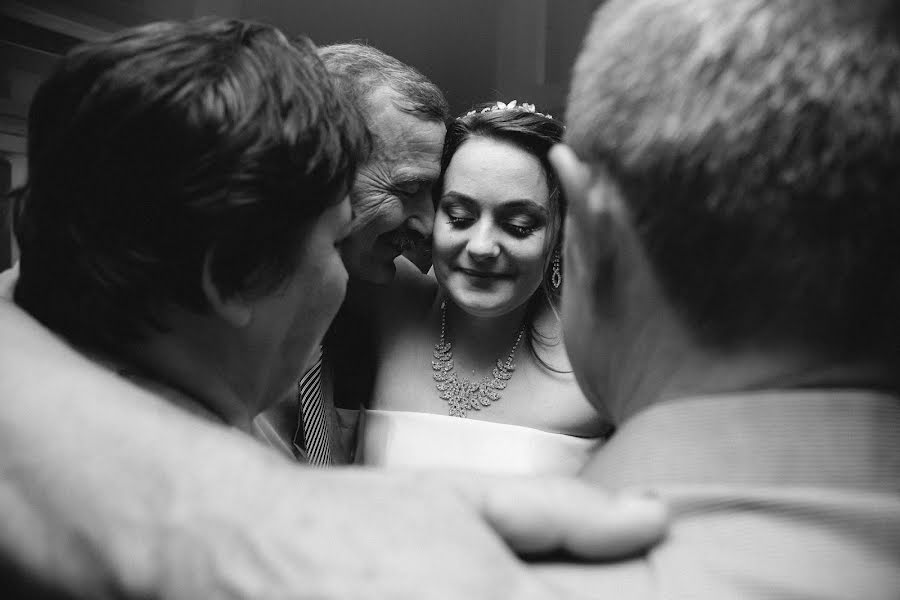 Fotógrafo de casamento Gaukhar Ibraimova (papapia). Foto de 15 de agosto 2016