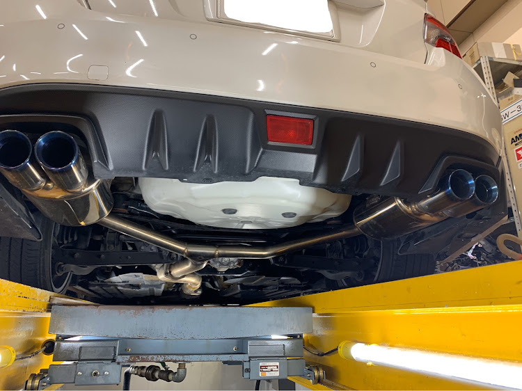 WRX S4のガナドール・マフラー交換に関するカスタム事例の投稿画像1枚目