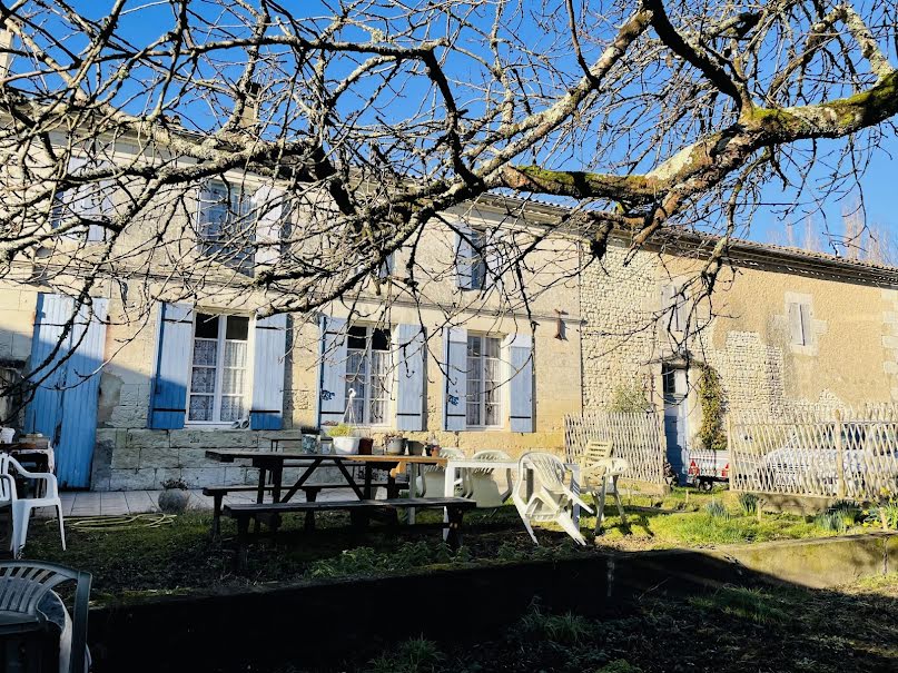 Vente maison 6 pièces 154 m² à Mortagne-sur-Gironde (17120), 219 750 €