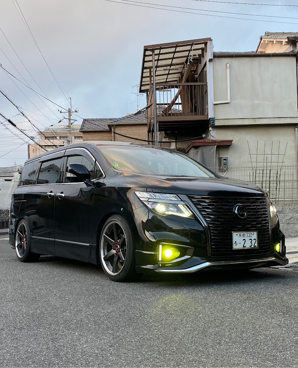 エルグランドのタイヤ交換完了！・低燃費、ミニバン専用タイヤ・TOYO TRANPATH LuⅡ・カーポートマルゼン枚方店・Kansai Familyに関するカスタム事例の投稿画像3枚目