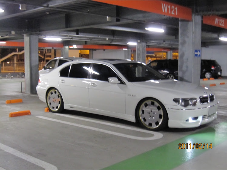 コッシーさんが投稿したbmw・7シリーズ・760Liに関するカスタム事例の投稿画像1枚目
