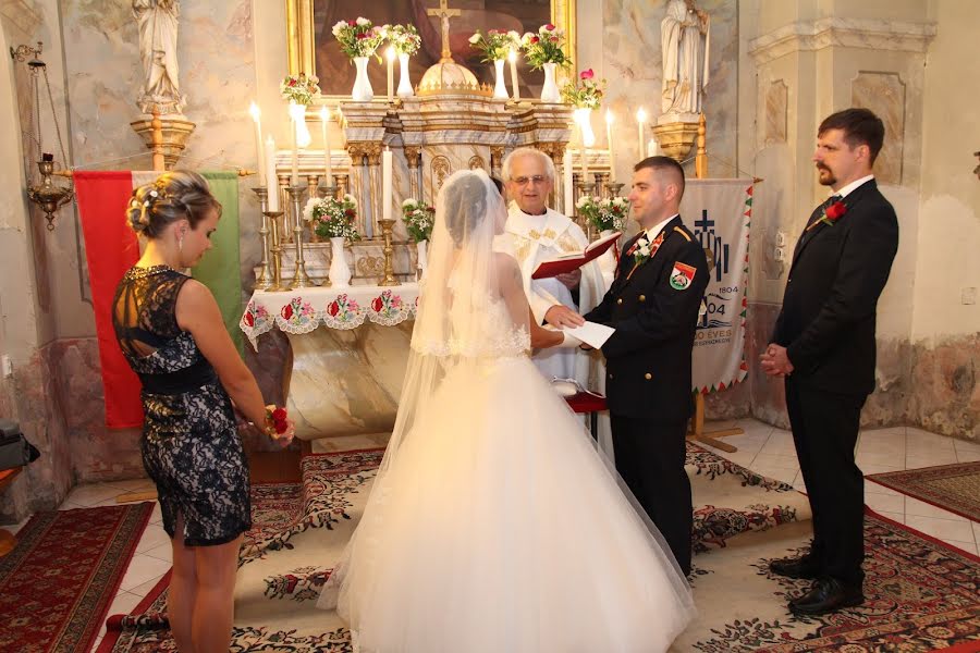 Wedding photographer Szilvia Tóthné Lelkes (tothnelelkes). Photo of 3 March 2019