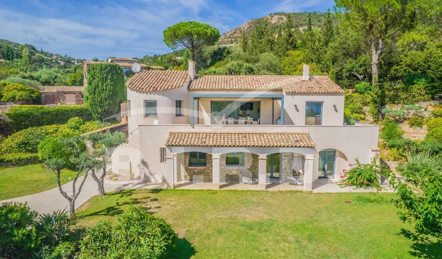 Villa with pool Grimaud