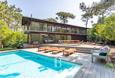 Villa with pool 4