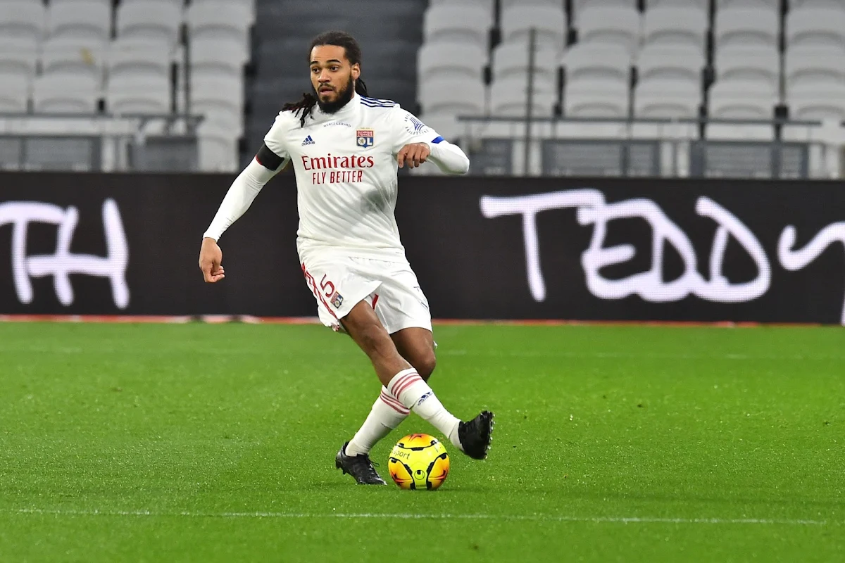 Jason Denayer gaat in de fout tegen PSG: "Positie verkeerd ingeschat"