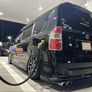 ヴォクシー ZRR70W