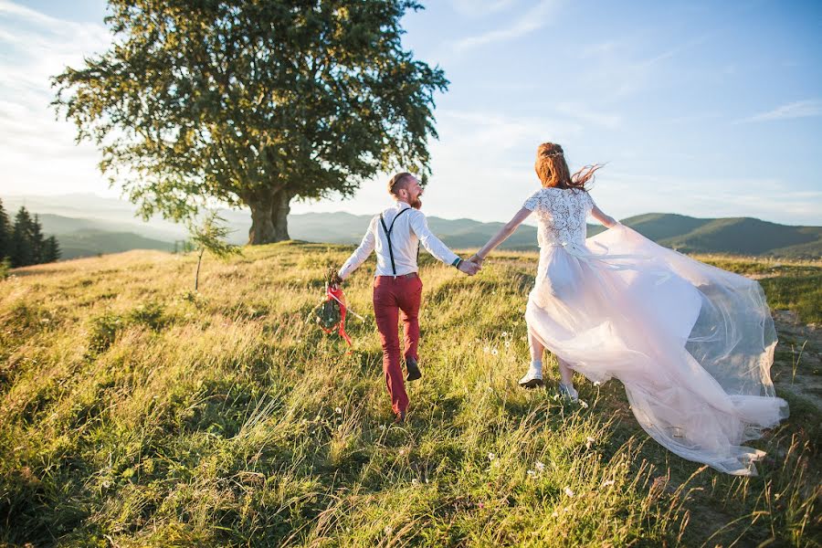 Fotografo di matrimoni Olesya Chernenkaya (olesyachern). Foto del 31 agosto 2016