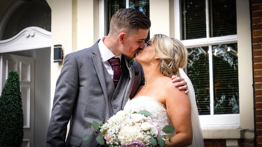 Wedding photographer Billy Lipsett (relivethedayfilm). Photo of 2 July 2019