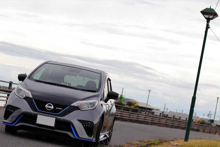 ノートのいつもいいね＆コメントありがとうございます・海と愛車・疾走感・でも停車中に関するカスタム事例の投稿画像1枚目
