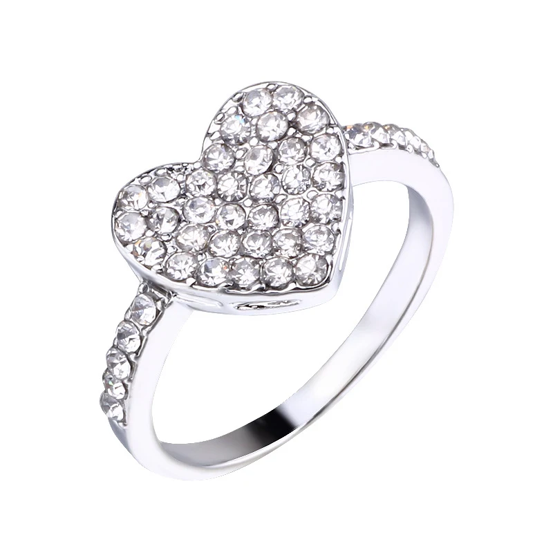 Creatieve hartvormige diamanten ring. Laat liefde zien met deze prachtige ring, perfect voor verlovingen, jubilea en speciale gelegenheden.