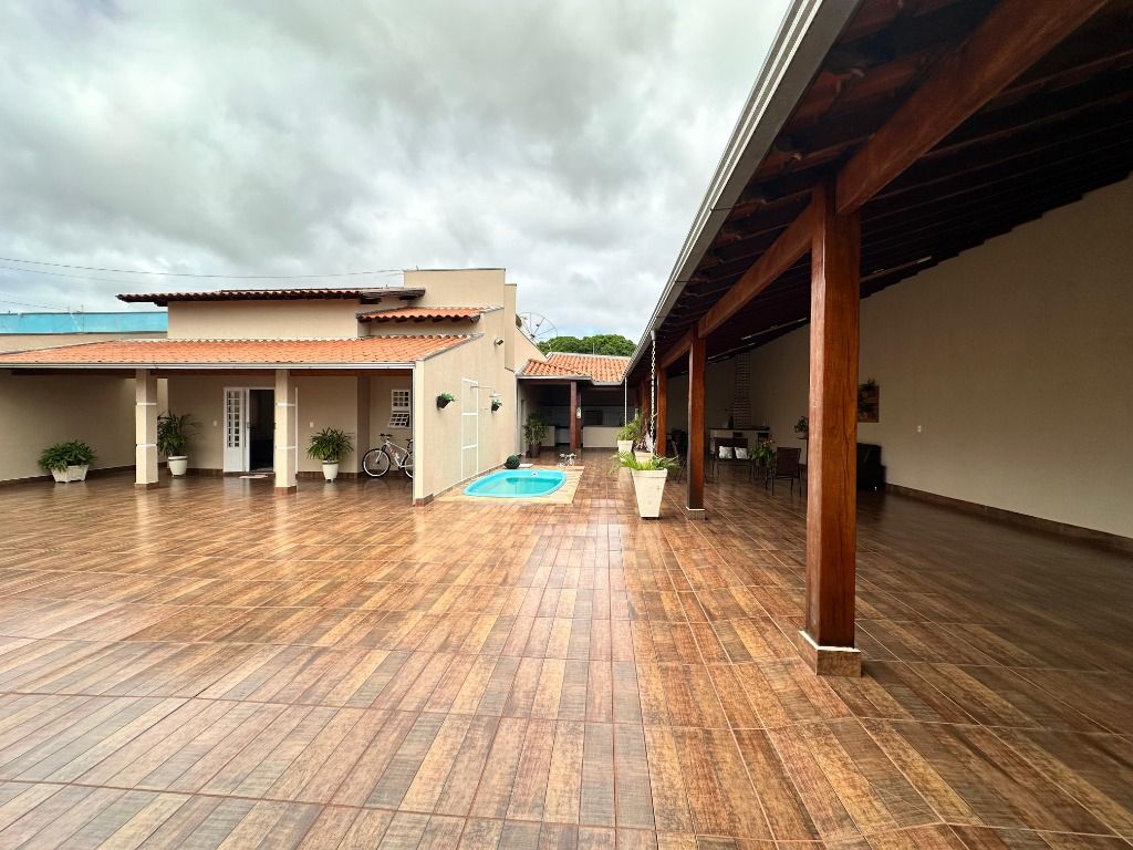 Casa à venda, 276 m² por R$ 790.000,00 - Conjunto Manoel Mendes - Uberaba/MG