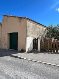 parking à Gignac-la-Nerthe (13)