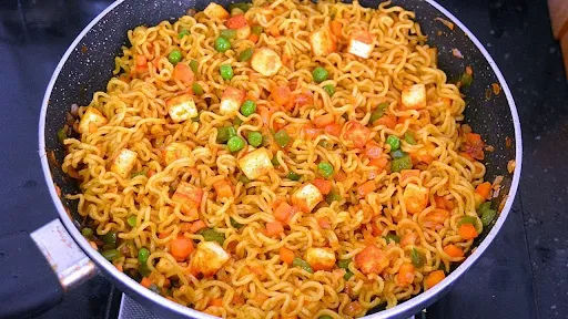 Panner Maggi With Cheese