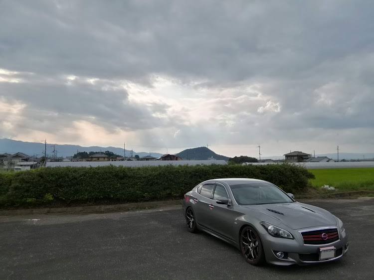 フーガの奈良県高市郡明日香村大字豊浦地区・雲☁️の隙間から後光・豊浦駐車場・ローガンに関するカスタム事例の投稿画像5枚目