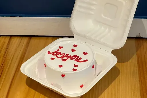 Love Mini Strawberry Cake [250 Grams]