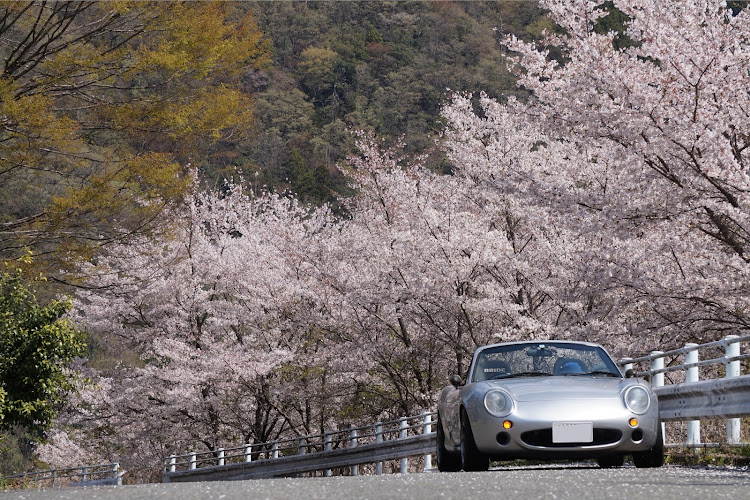 ロードスターの桜と愛車・4月もよろしくお願い致します🌸・いいね＆フォロー＆コメントありがとうございますに関するカスタム事例の投稿画像2枚目