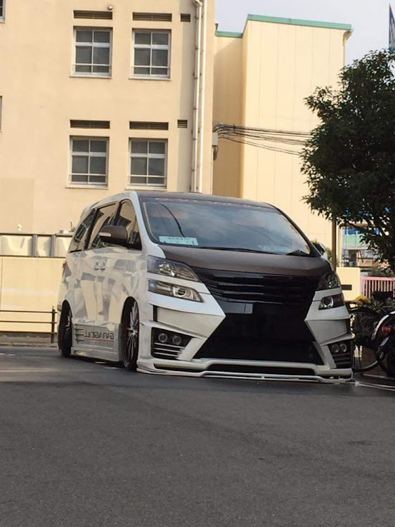 ヴェルファイアのヴェルファイア・愛車との思い出・今までのリメ・懐かしい仕様に関するカスタム事例の投稿画像6枚目
