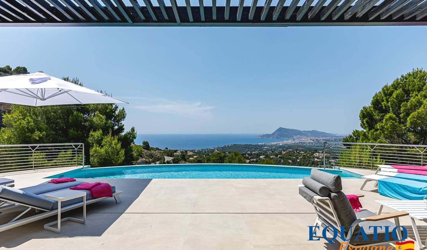 Villa with pool and garden Altea