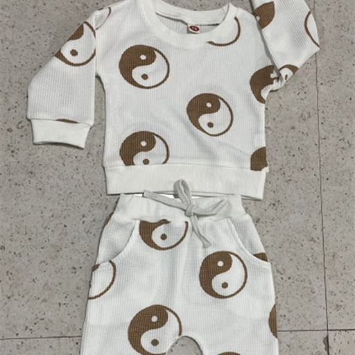 Title 5, Childrens Long Sleeve Sweatshirt and Pants Set...