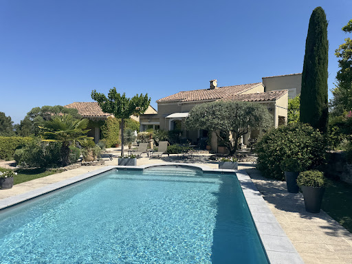 Villa with pool and garden 1