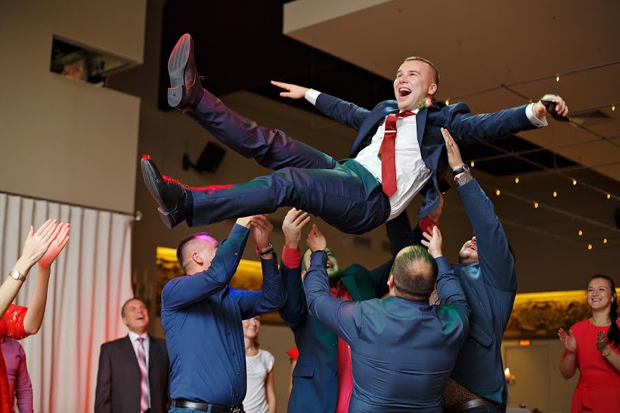 Fotografo di matrimoni Elena Prokofeva (elenaproru). Foto del 21 giugno 2019