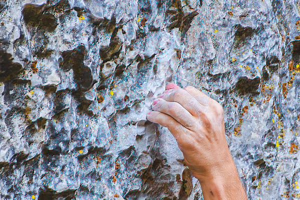 Un piccolo appiglio di Nevio Saule