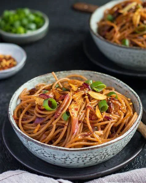 Chilli Garlic Noodles [450ml Pack]