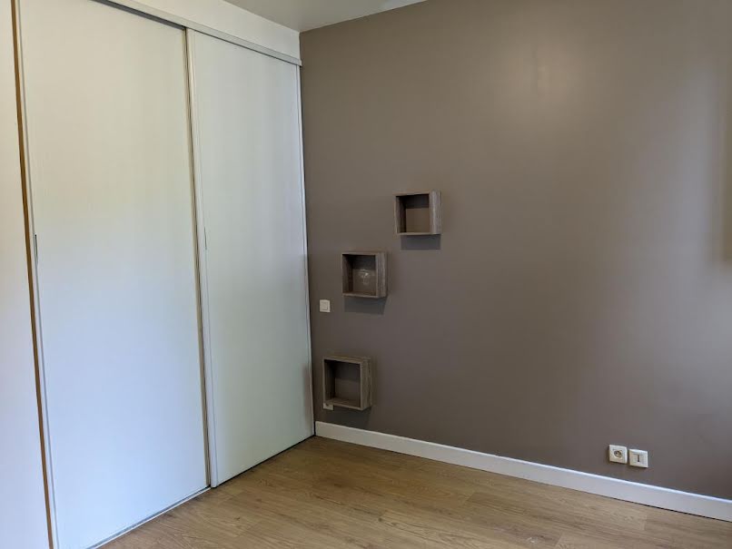 Location  appartement 3 pièces 60 m² à Terrasson-Lavilledieu (24120), 540 €