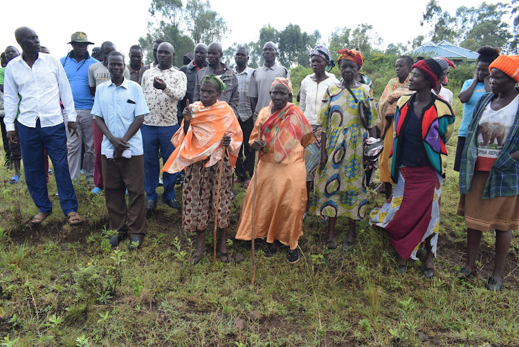 Michael Maoto, Edwards Oyugi, Evans Oloo and Jane Anyango and some members of Kachuth community at Oriang in Kachuth sub location in Ndhiwa constituency on April 1,2024