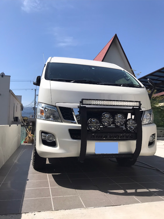 NV350キャラバンのスーパーロングワイドボディハイルーフ・DIY・車高調整に関するカスタム事例の投稿画像1枚目
