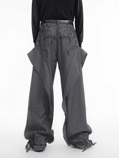 Title 3, Pantalones de traje ajustables con diseño de dr...
