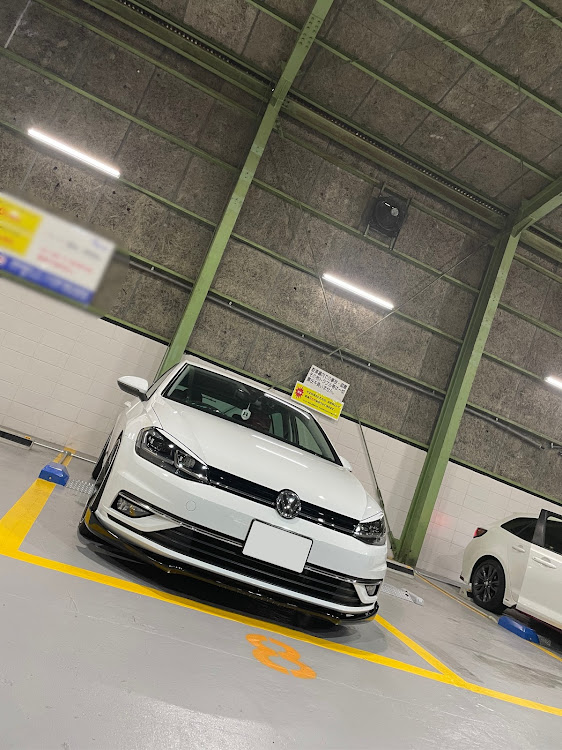 ゴルフの駐車場映え・コメダ珈琲に関するカスタム事例の投稿画像1枚目