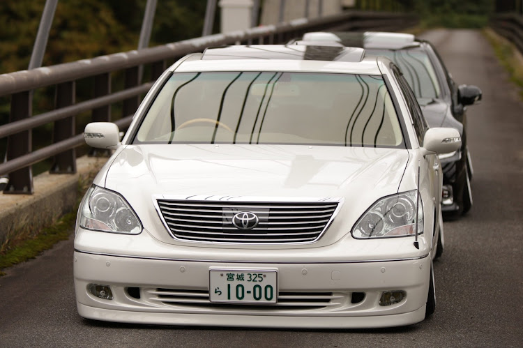 セルシオのLS・クラウン・センチュリー・シンプル仕様・東北仕様に関するカスタム事例の投稿画像1枚目