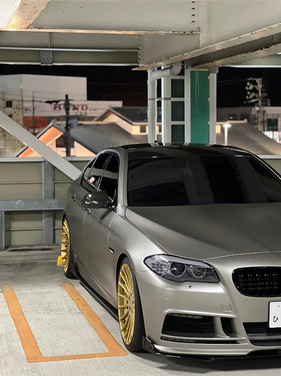 5シリーズ セダンのフルラッピング・ハーマン・5シリーズ・BMW・F10に関するカスタム事例の投稿画像4枚目