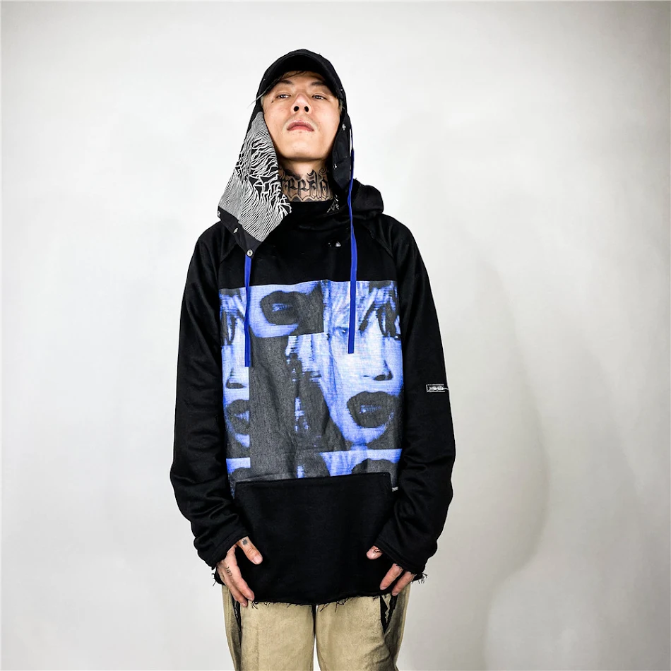 Character avatar print hoodie
