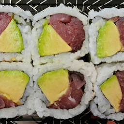 MM7. Tuna Avocado Maki Mono