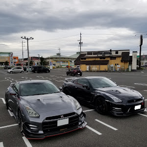 NISSAN GT-R