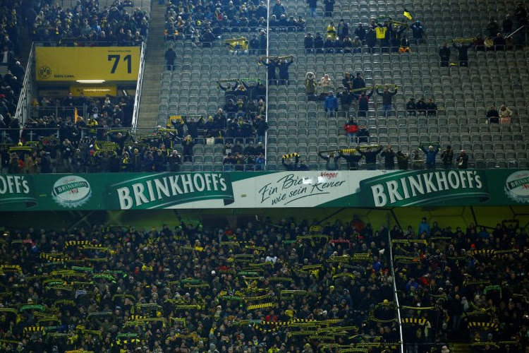 Zeg Michy, waar is al dat volk? Batshuayi en Dortmund werken thuismatch af voor 'maar' 54.000 fans