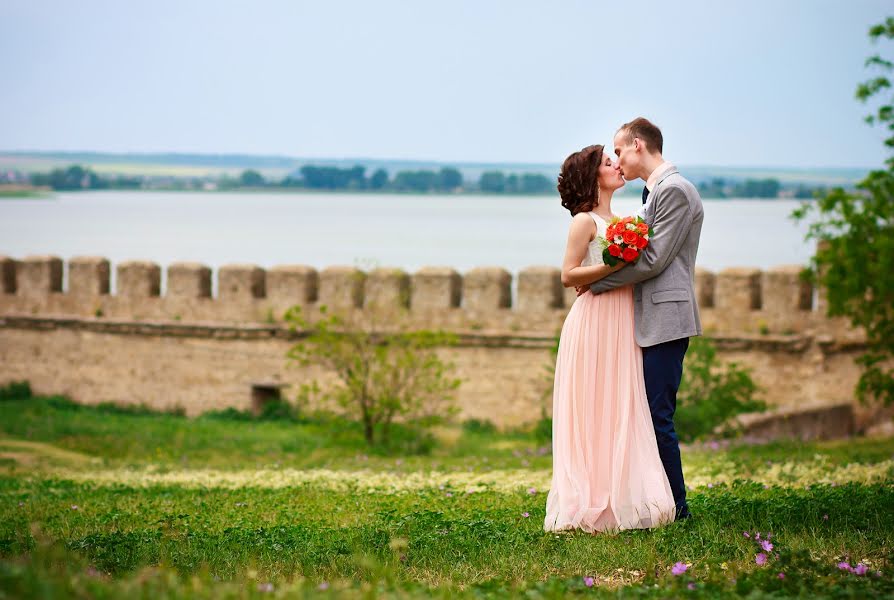 Fotógrafo de casamento Sergey Kalinin (kalinin). Foto de 10 de setembro 2017