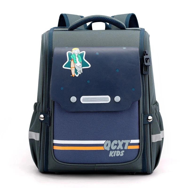 Sac à dos scolaire allégé avec protection dorsale haut de gamme pour enfants. Confortable et sûr, conçu pour un usage quotidien, protégeant le dos.
